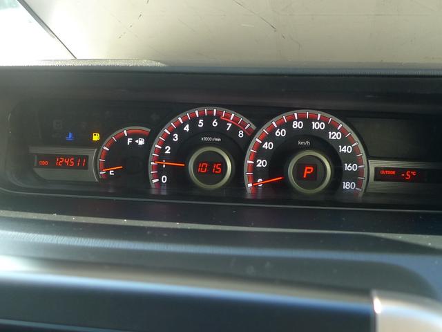 ノア Ｓｉ　レイッシュ　純正ナビ／バックカメラ／スマートキー／後席フリップダウンモニター／ブルーレイプレーヤー／ディスチャージヘッドランプ／１８インチ社外アルミ／寒冷地仕様／ＥＴＣ（14枚目）