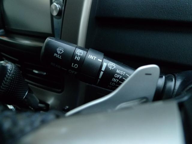 ノア Ｓｉ　レイッシュ　純正ナビ／バックカメラ／スマートキー／後席フリップダウンモニター／ブルーレイプレーヤー／ディスチャージヘッドランプ／１８インチ社外アルミ／寒冷地仕様／ＥＴＣ（21枚目）