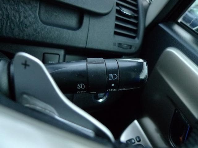 ノア Ｓｉ　レイッシュ　純正ナビ／バックカメラ／スマートキー／後席フリップダウンモニター／ブルーレイプレーヤー／ディスチャージヘッドランプ／１８インチ社外アルミ／寒冷地仕様／ＥＴＣ（22枚目）