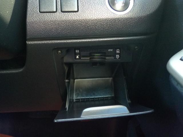 ノア Ｓｉ　レイッシュ　純正ナビ／バックカメラ／スマートキー／後席フリップダウンモニター／ブルーレイプレーヤー／ディスチャージヘッドランプ／１８インチ社外アルミ／寒冷地仕様／ＥＴＣ（25枚目）