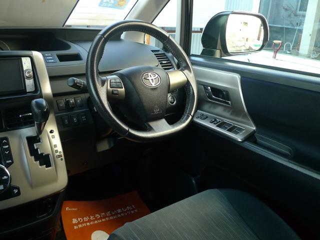 ノア Ｓｉ　レイッシュ　純正ナビ／バックカメラ／スマートキー／後席フリップダウンモニター／ブルーレイプレーヤー／ディスチャージヘッドランプ／１８インチ社外アルミ／寒冷地仕様／ＥＴＣ（34枚目）