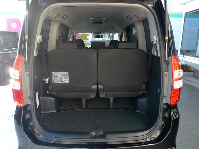 ノア Ｓｉ　レイッシュ　純正ナビ／バックカメラ／スマートキー／後席フリップダウンモニター／ブルーレイプレーヤー／ディスチャージヘッドランプ／１８インチ社外アルミ／寒冷地仕様／ＥＴＣ（39枚目）