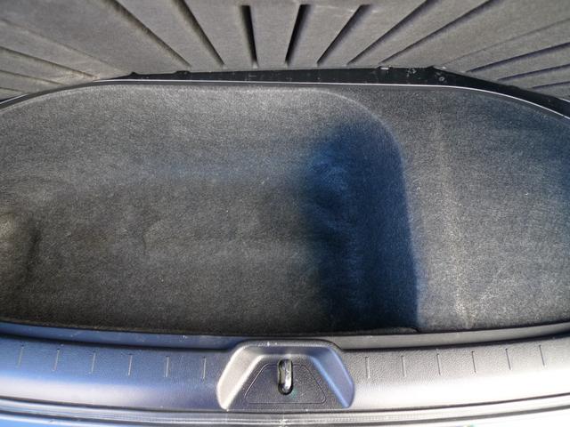 ノア Ｓｉ　レイッシュ　純正ナビ／バックカメラ／スマートキー／後席フリップダウンモニター／ブルーレイプレーヤー／ディスチャージヘッドランプ／１８インチ社外アルミ／寒冷地仕様／ＥＴＣ（41枚目）