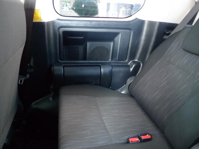 ノア Ｓｉ　レイッシュ　純正ナビ／バックカメラ／スマートキー／後席フリップダウンモニター／ブルーレイプレーヤー／ディスチャージヘッドランプ／１８インチ社外アルミ／寒冷地仕様／ＥＴＣ（46枚目）