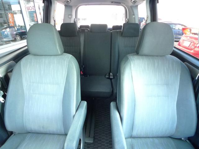 ノア Ｓｉ　レイッシュ　純正ナビ／バックカメラ／スマートキー／後席フリップダウンモニター／ブルーレイプレーヤー／ディスチャージヘッドランプ／１８インチ社外アルミ／寒冷地仕様／ＥＴＣ（47枚目）