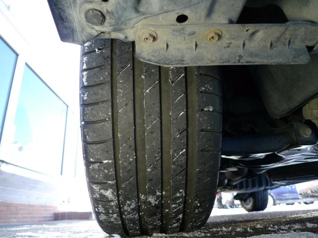 ノア Ｓｉ　レイッシュ　純正ナビ／バックカメラ／スマートキー／後席フリップダウンモニター／ブルーレイプレーヤー／ディスチャージヘッドランプ／１８インチ社外アルミ／寒冷地仕様／ＥＴＣ（50枚目）