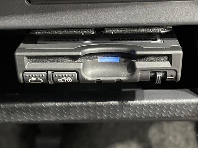 Xターボ 4WD 禁煙車 レーダーブレーキサポート ルーフブラック 社外ナビ HIDヘッドライト バックカメラ Bluetooth再生 ETC シートヒーター ダウンヒルアシスト フォグライト(7枚目)