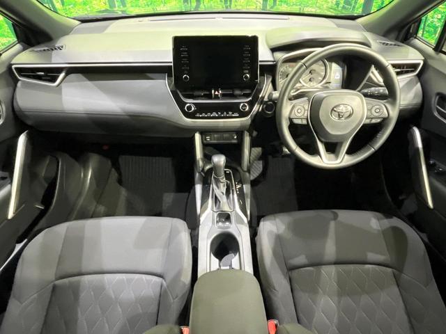 カローラクロス ハイブリッド　Ｇ　純正８インチナビ　バックカメラ　寒冷地仕様　レーダークルーズ　禁煙車　コーナーセンサー　スマートキー　ＬＥＤヘッド　ＥＴＣ　オートハイビーム　車線逸脱警報　オートライト　オートエアコン（2枚目）