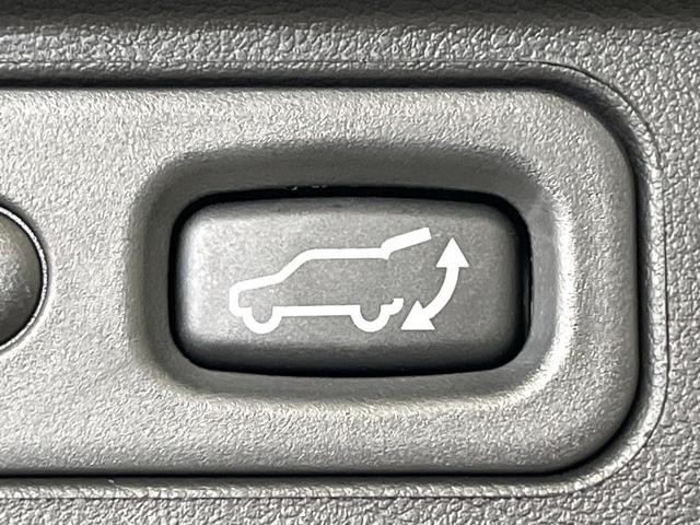デリカＤ：５ シャモニー　後期　両側電動ドア　衝突被害軽減　ブラインドスポット　レーダークルーズ　オートハイビーム　パワーシート　シートヒーター　ステアリングヒーター　電動リアゲート　ＬＥＤヘッド　オートライト　パドルシフト（69枚目）
