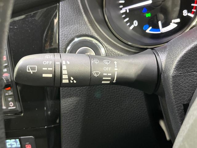 エクストレイル ２０Ｘ　ハイブリッド　エマージェンシーブレーキＰ　純正ナビ　バックカメラ　Ｂｌｕｅｔｏｏｔｈ　フルセグ　衝突被害軽減　コーナーセンサー　電動リアゲート　ＬＥＤヘッド　オートライト　前席シートヒーター　ＥＴＣ　ダウンヒルアシスト　スマートキー（49枚目）