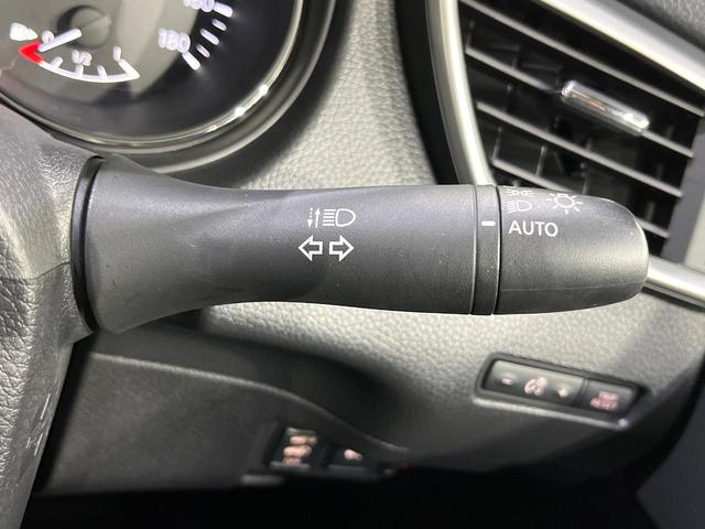 エクストレイル ２０Ｘ　ハイブリッド　エマージェンシーブレーキＰ　純正ナビ　バックカメラ　Ｂｌｕｅｔｏｏｔｈ　フルセグ　衝突被害軽減　コーナーセンサー　電動リアゲート　ＬＥＤヘッド　オートライト　前席シートヒーター　ＥＴＣ　ダウンヒルアシスト　スマートキー（50枚目）