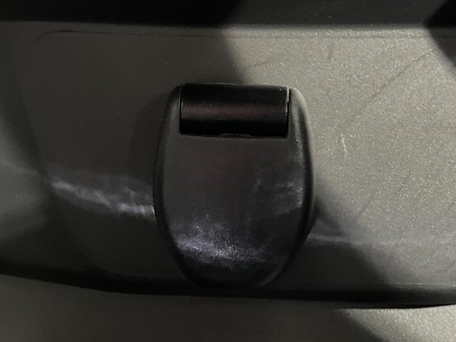 エクストレイル ２０Ｘ　ハイブリッド　エマージェンシーブレーキＰ　純正ナビ　バックカメラ　Ｂｌｕｅｔｏｏｔｈ　フルセグ　衝突被害軽減　コーナーセンサー　電動リアゲート　ＬＥＤヘッド　オートライト　前席シートヒーター　ＥＴＣ　ダウンヒルアシスト　スマートキー（61枚目）