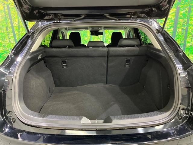 アクセラスポーツ １５Ｓ　リアビーグルモニタリング　衝突被害軽減　クルーズコントロール　スマートキー　ＨＩＤヘッド　オートライト　マツダコネクトナビ　バックカメラ　Ｂｌｕｅｔｏｏｔｈ　ＣＤ　ＤＶＤ　アイストップ（12枚目）