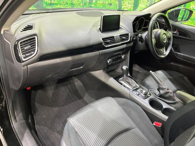 アクセラスポーツ １５Ｓ　リアビーグルモニタリング　衝突被害軽減　クルーズコントロール　スマートキー　ＨＩＤヘッド　オートライト　マツダコネクトナビ　バックカメラ　Ｂｌｕｅｔｏｏｔｈ　ＣＤ　ＤＶＤ　アイストップ（40枚目）