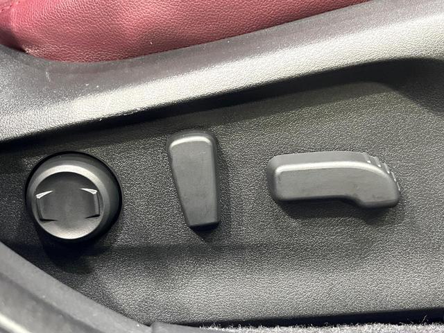 レヴォーグ ＳＴＩスポーツ　ＥＸ　純正１１．６インチ　衝突被害軽減　レーダークルーズ　アイサイト　レーダークルーズ　電動リアゲート　レザーシート　パワーシート　全席シートヒーター　サイドカメラ　バックカメラ　コーナーセンサー（9枚目）