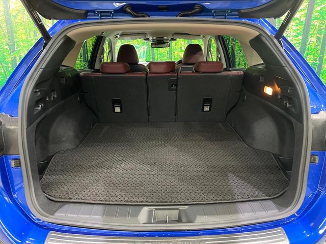 レヴォーグ ＳＴＩスポーツ　ＥＸ　純正１１．６インチ　衝突被害軽減　レーダークルーズ　アイサイト　レーダークルーズ　電動リアゲート　レザーシート　パワーシート　全席シートヒーター　サイドカメラ　バックカメラ　コーナーセンサー（12枚目）