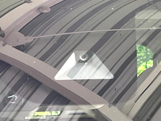 デイズ Ｘ　衝突被害軽減　車線逸脱警報　踏み間違い防止　コーナーセンサー　スマートキー　ハイビームアシスト　オートライト　オートエアコン　ステアリングスイッチ　ドライブレコーダー（3枚目）