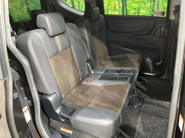 シエンタ Ｇ　クエロ　後期　寒冷地仕様　フリップダウンモニター　純正９型ナビ　全周囲カメラ　両側電動スライド　衝突被害軽減　車線逸脱警報　コーナーセンサー　ハーフレザーシート　シートヒーター　ＬＥＤヘッド　オートハイビーム（10枚目）