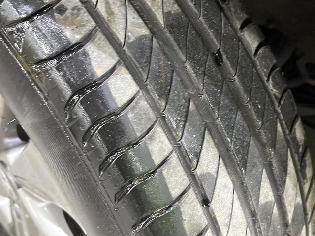 シエンタ Ｇ　クエロ　後期　寒冷地仕様　フリップダウンモニター　純正９型ナビ　全周囲カメラ　両側電動スライド　衝突被害軽減　車線逸脱警報　コーナーセンサー　ハーフレザーシート　シートヒーター　ＬＥＤヘッド　オートハイビーム（27枚目）