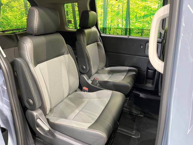 フリード e:HEVクロスター 登録済未使用車 寒冷地仕様 両側電動スライド ホンダセンシング レーダークルーズ コーナーセンサー ブラインドスポット シートヒーター LEDヘッド オートライト オートエアコン(10枚目)