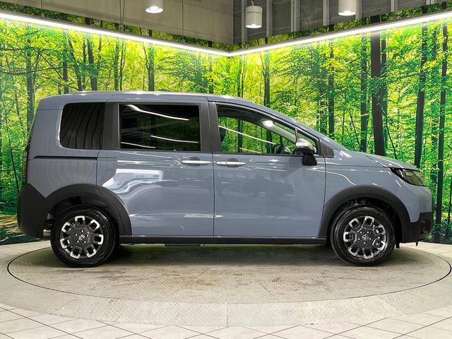 フリード e:HEVクロスター 登録済未使用車 寒冷地仕様 両側電動スライド ホンダセンシング レーダークルーズ コーナーセンサー ブラインドスポット シートヒーター LEDヘッド オートライト オートエアコン(31枚目)