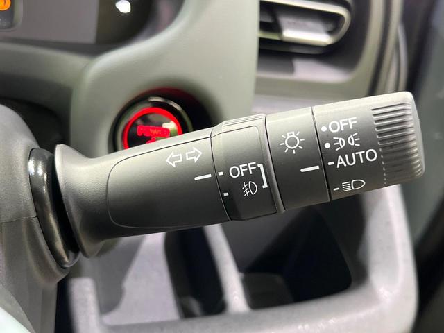 フリード e:HEVクロスター 登録済未使用車 寒冷地仕様 両側電動スライド ホンダセンシング レーダークルーズ コーナーセンサー ブラインドスポット シートヒーター LEDヘッド オートライト オートエアコン(49枚目)