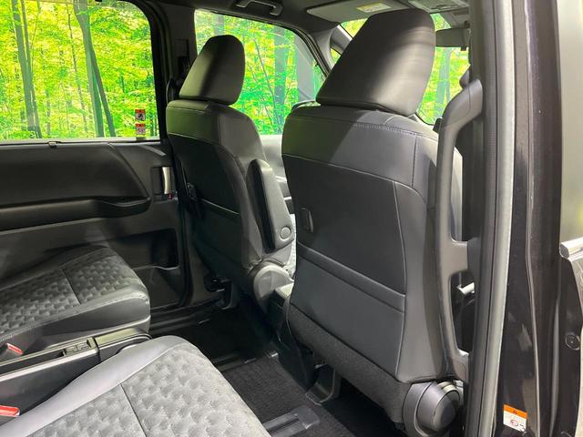 ヴォクシー S-Z 両側電動スライド 寒冷地仕様 後席モニター 衝突被害軽減 ブラインドスポットモニター バックカメラ レーダークルーズ コーナーセンサー ハーフレザーシート シートヒーター LEDヘッド ETC(43枚目)