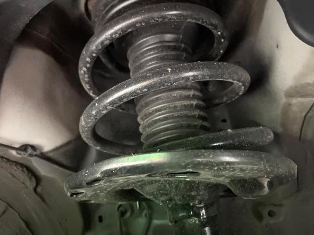 エスティマ ２．４アエラス　Ｇエディション　両側電動ドア　パナソニックナビ　バックカメラ　オットマン　ＨＩＤヘッド　オートライト　クルーズコントロール　オートライト　フルセグ　スマートキー　ＥＴＣ（21枚目）