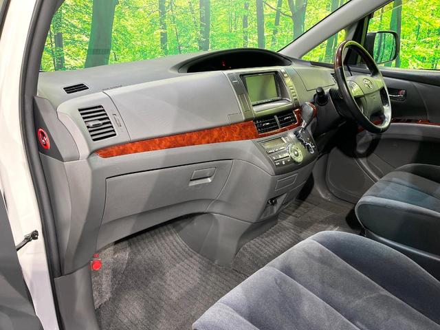 エスティマ ２．４アエラス　Ｇエディション　両側電動ドア　パナソニックナビ　バックカメラ　オットマン　ＨＩＤヘッド　オートライト　クルーズコントロール　オートライト　フルセグ　スマートキー　ＥＴＣ（42枚目）