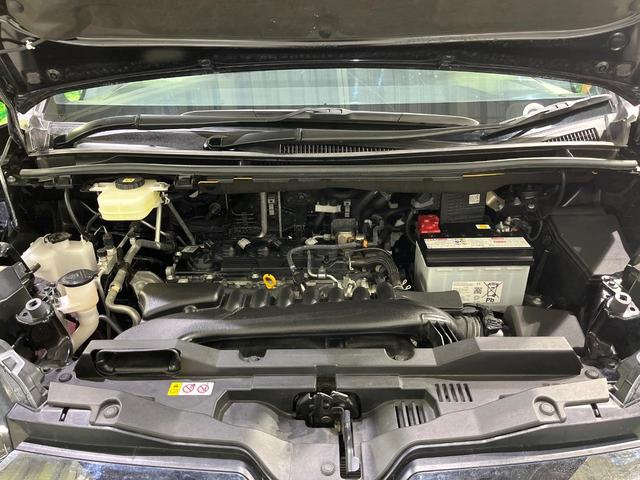 ノア S-Z 寒冷地仕様 純正ナビ付DA バックカメラ 両側電動スライド 衝突被害軽減 レーダークルーズ コーナーセンサー ハーフレザーシート シートヒーター LEDヘッド オートハイビーム フルセグ/CD/DVD(19枚目)