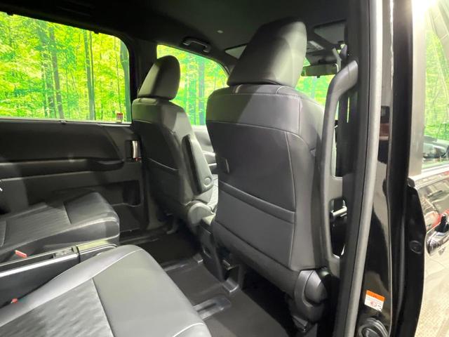 ノア S-Z 寒冷地仕様 純正ナビ付DA バックカメラ 両側電動スライド 衝突被害軽減 レーダークルーズ コーナーセンサー ハーフレザーシート シートヒーター LEDヘッド オートハイビーム フルセグ/CD/DVD(42枚目)