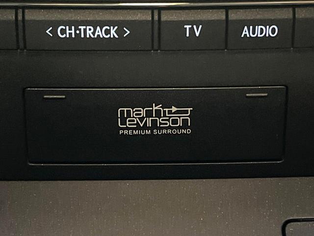 NX NX300h バージョンL マークレビンソン サンルーフ 全周囲カメラ 純正ナビ ブラインドスポット 衝突被害軽減 レーダークルーズ 電動リアゲート シートベンチレーション メモリー付パワーシート オートハイビーム(4枚目)