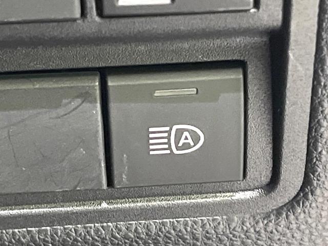 ヤリスクロス ハイブリッドＺ　純正ナビ付８型ＤＡ　バックカメラ　セーフティセンス　レーダークルーズ　車線逸脱警報　オートハイビーム　コーナーセンサー　ＬＥＤヘッド　オートライト　シートヒーター　パワーシート（7枚目）