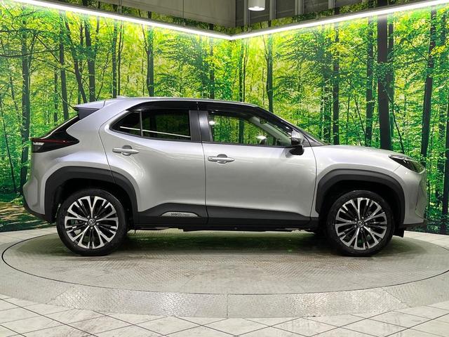 ヤリスクロス ハイブリッドＺ　純正ナビ付８型ＤＡ　バックカメラ　セーフティセンス　レーダークルーズ　車線逸脱警報　オートハイビーム　コーナーセンサー　ＬＥＤヘッド　オートライト　シートヒーター　パワーシート（32枚目）
