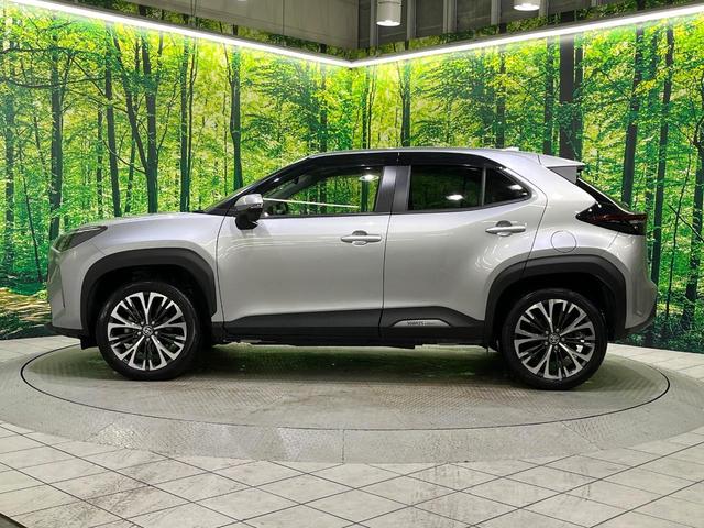 ヤリスクロス ハイブリッドＺ　純正ナビ付８型ＤＡ　バックカメラ　セーフティセンス　レーダークルーズ　車線逸脱警報　オートハイビーム　コーナーセンサー　ＬＥＤヘッド　オートライト　シートヒーター　パワーシート（33枚目）