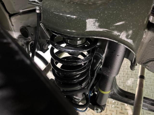 ジムニー ＸＣ　届出済未使用車　セーフティサポート　車線逸脱警報　クルーズコントロール　クリアランスソナー　ＬＥＤヘッド　オートライト　前席シートヒーター　オートエアコン　アイドリングストップ　スマートキー（21枚目）