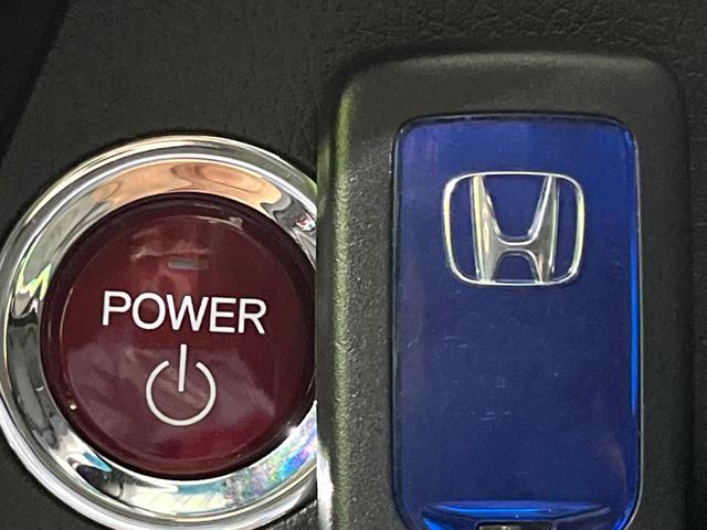 ヴェゼル ハイブリッドＸ　寒冷地仕様　純正ナビ　シティブレーキ　クルーズコントロール　シートヒーター　ＬＥＤヘッドライト　パドルシフト　革巻きステアリング　フロントフォグランプ　オートライト（9枚目）