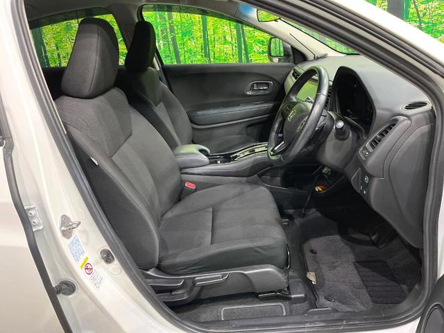 ヴェゼル ハイブリッドＸ　寒冷地仕様　純正ナビ　シティブレーキ　クルーズコントロール　シートヒーター　ＬＥＤヘッドライト　パドルシフト　革巻きステアリング　フロントフォグランプ　オートライト（10枚目）