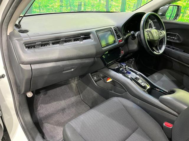 ヴェゼル ハイブリッドＸ　寒冷地仕様　純正ナビ　シティブレーキ　クルーズコントロール　シートヒーター　ＬＥＤヘッドライト　パドルシフト　革巻きステアリング　フロントフォグランプ　オートライト（39枚目）