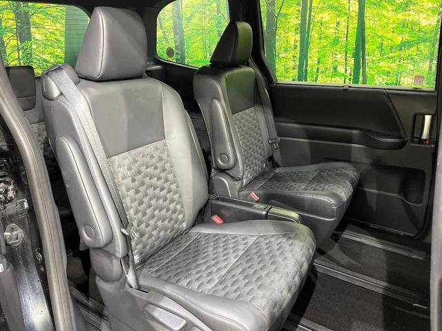 ヴォクシー Ｓ－Ｚ　寒冷地仕様　純正ナビ付ＤＡ　バックカメラ　両側電動スライド　衝突被害軽減　レーダークルーズ　オートハイビーム　ＬＥＤヘッド　オートライト　コーナーセンサー　シートヒーター（10枚目）