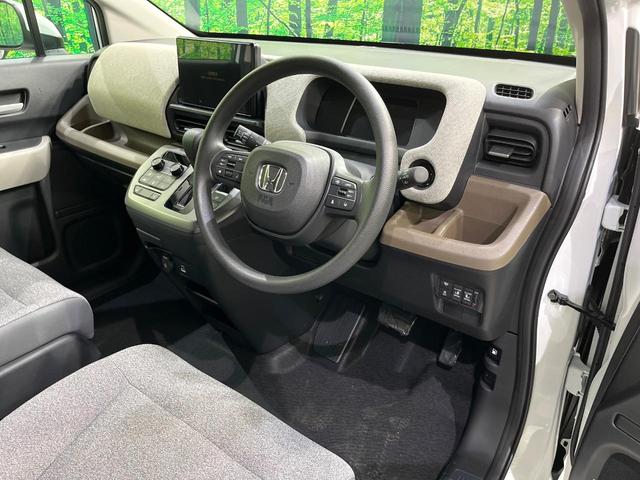 フリード エアー　８型ディスプレイオーディオ　寒冷地仕様　アダプティブクルーズ　両側電動ドア　シートヒーター　コンフォートパッケージ　オートエアコン　スマートキー　ＬＥＤヘッドライト（30枚目）