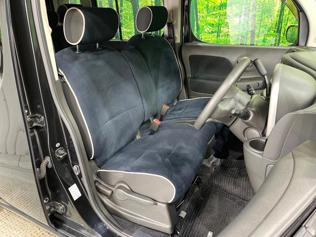 運転席シート廻りは使用感も少なく、良好な状態となっています。前オーナー様が丁寧に使っていたことがよくわかりますね。