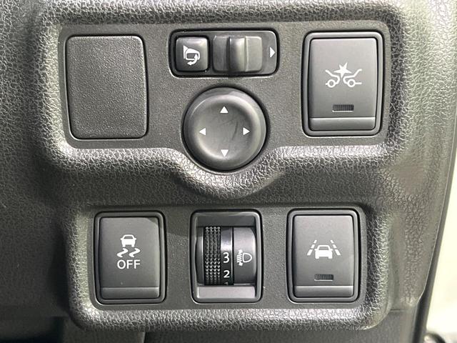 ノート Ｘ　ＦＯＵＲ　エマージェンシーブレーキパッケージ　純正ＳＤナビ　衝突被害軽減　車線逸脱警報　スマートキー　ＥＴＣ　Ｂｌｕｅｔｏｏｔｈ　ＣＤ　ＤＶＤ再生　プライバシーガラス　電動格納ミラー　パートタイム４ＷＤ（7枚目）