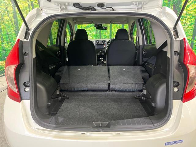 ノート Ｘ　ＦＯＵＲ　エマージェンシーブレーキパッケージ　純正ＳＤナビ　衝突被害軽減　車線逸脱警報　スマートキー　ＥＴＣ　Ｂｌｕｅｔｏｏｔｈ　ＣＤ　ＤＶＤ再生　プライバシーガラス　電動格納ミラー　パートタイム４ＷＤ（12枚目）