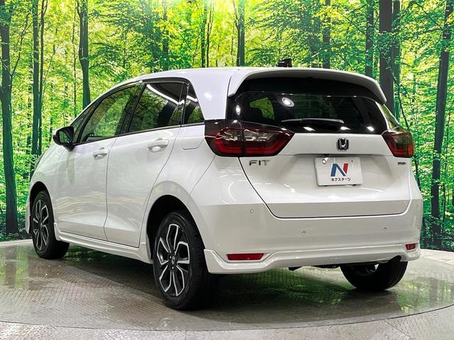 フィット ｅ：ＨＥＶホーム　ホンダセンシング　アダプティブクルーズ　クリアランスソナー　オートハイビーム　ＬＥＤヘッド　オートライト　寒冷地仕様　カロッツェリアナビ　バックカメラ　スマートキー（33枚目）