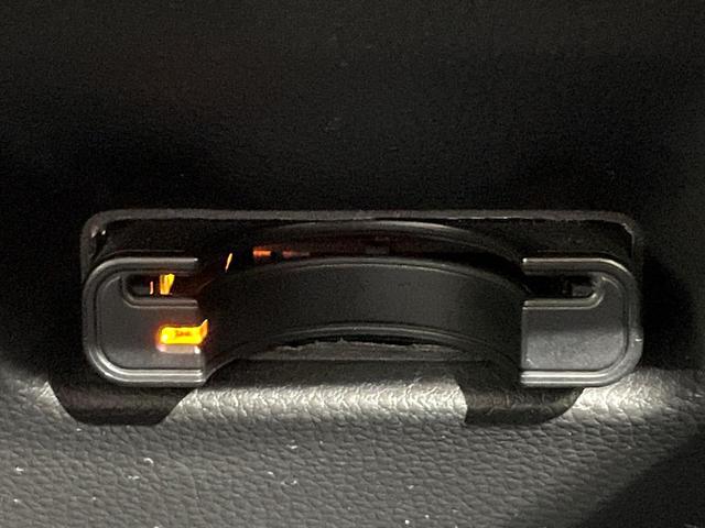 フィット ｅ：ＨＥＶホーム　ホンダセンシング　アダプティブクルーズ　クリアランスソナー　オートハイビーム　ＬＥＤヘッド　オートライト　寒冷地仕様　カロッツェリアナビ　バックカメラ　スマートキー（56枚目）