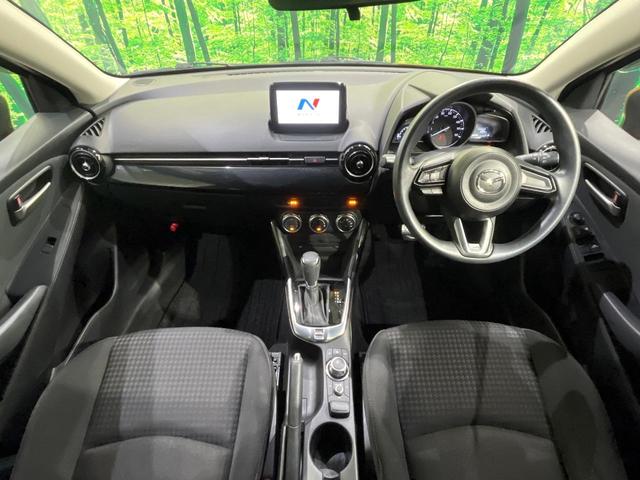 デミオ １３Ｓ　マツダコネクト　Ｂｌｕｅｔｏｏｔｈ　スマートシティブレーキサポート　アイドリングストップ　オートエアコン　スマートキー（2枚目）