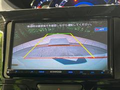 【バックカメラ】駐車時に後方がリアルタイム映像で確認できます。大型商業施設や立体駐車場での駐車時や、夜間のバック時に大活躍！運転スキルに関わらず、今や必須となった装備のひとつです！ 4