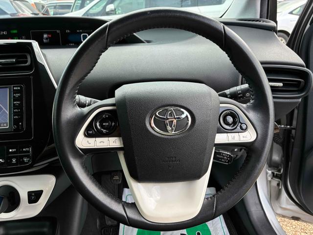 プリウス Ｓ　保証６ヵ月６０００ｋｍ　４ＷＤ　Ｂｌｕｅｔｏｏｔｈ接続対応ワンセグナビ　バックカメラ　ビルトインＥＴＣ　クルーズコントロール　ＬＥＤフォグ＆ヘッドライト　オートハイビーム　トヨタセーフティセンス（4枚目）