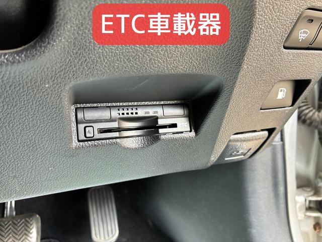 プリウス Ｓ　保証６ヵ月６０００ｋｍ　４ＷＤ　Ｂｌｕｅｔｏｏｔｈ接続対応ワンセグナビ　バックカメラ　ビルトインＥＴＣ　クルーズコントロール　ＬＥＤフォグ＆ヘッドライト　オートハイビーム　トヨタセーフティセンス（12枚目）